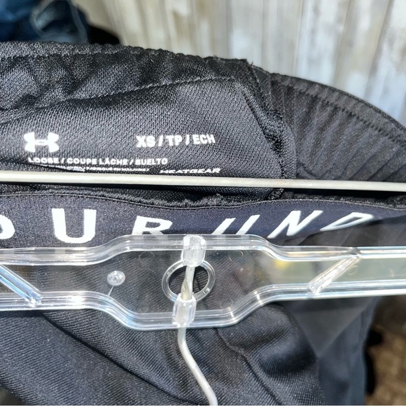 Under Armour Black Loose Banded Athletic Shorts XS - Picture 4 of 4